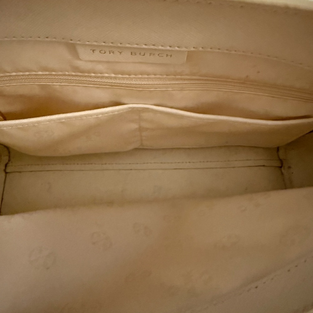 Tory Burch Emerson Tote Bag - Picture 4 of 9